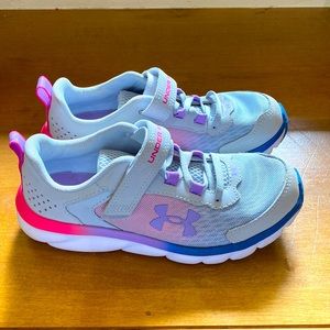 Girls size 3 Under Armour sneakers